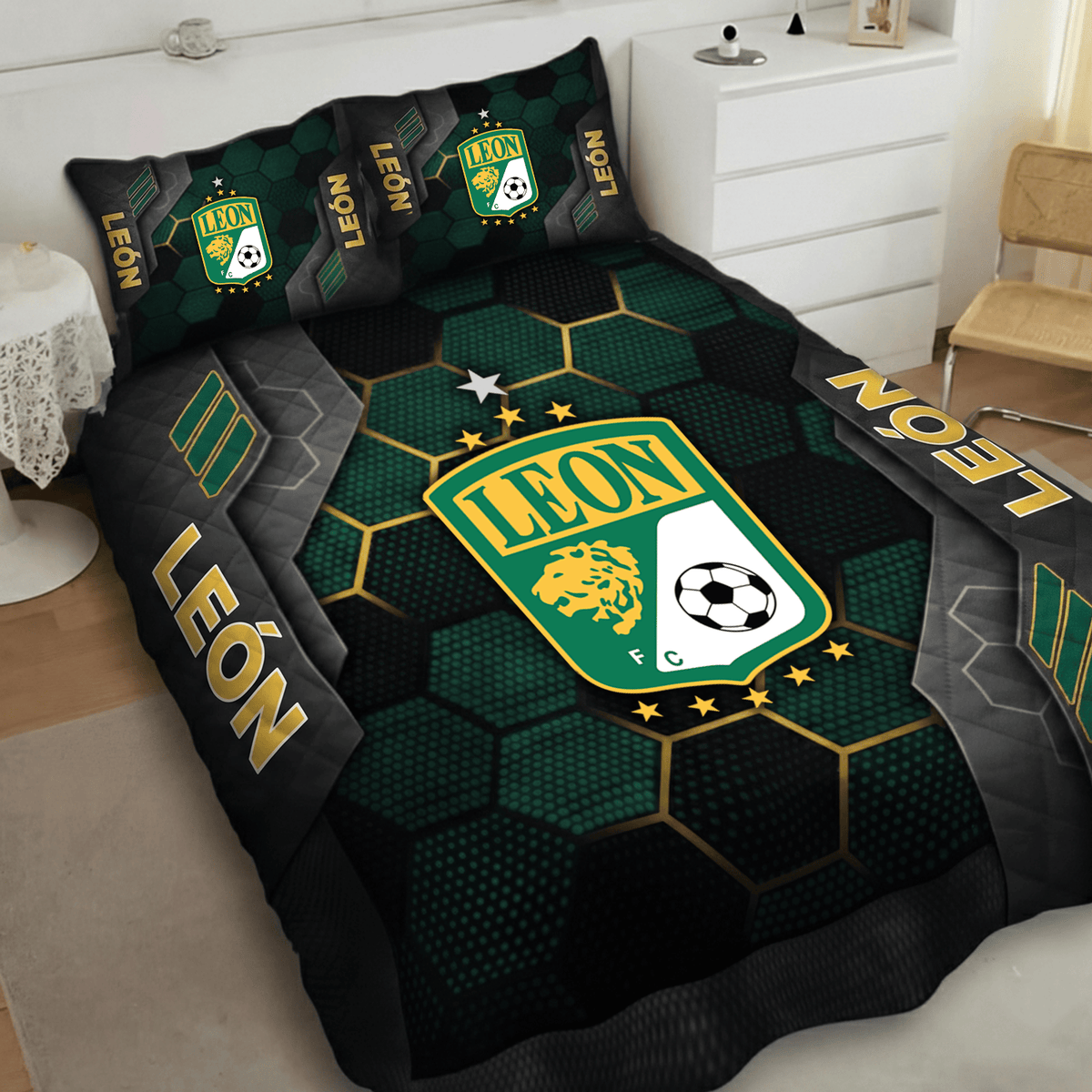 León Inspired Full Bedding Set